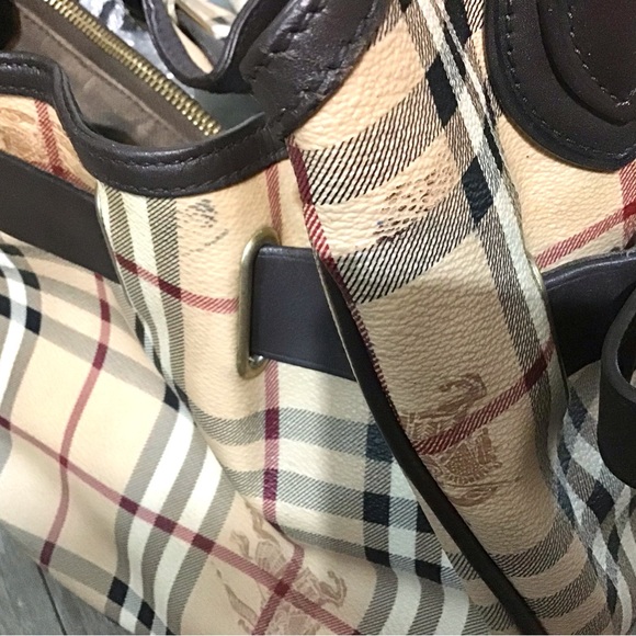 Burberry Bags - Picture 7 of 16